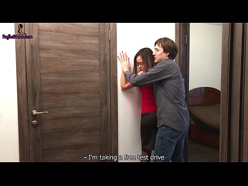 ❤️ Sexy Realtor Sensuly Jerks rẹ obo ati fokii Lakoko ti o n ta iyẹwu Rẹ - Krempai Ibalopo ❌️